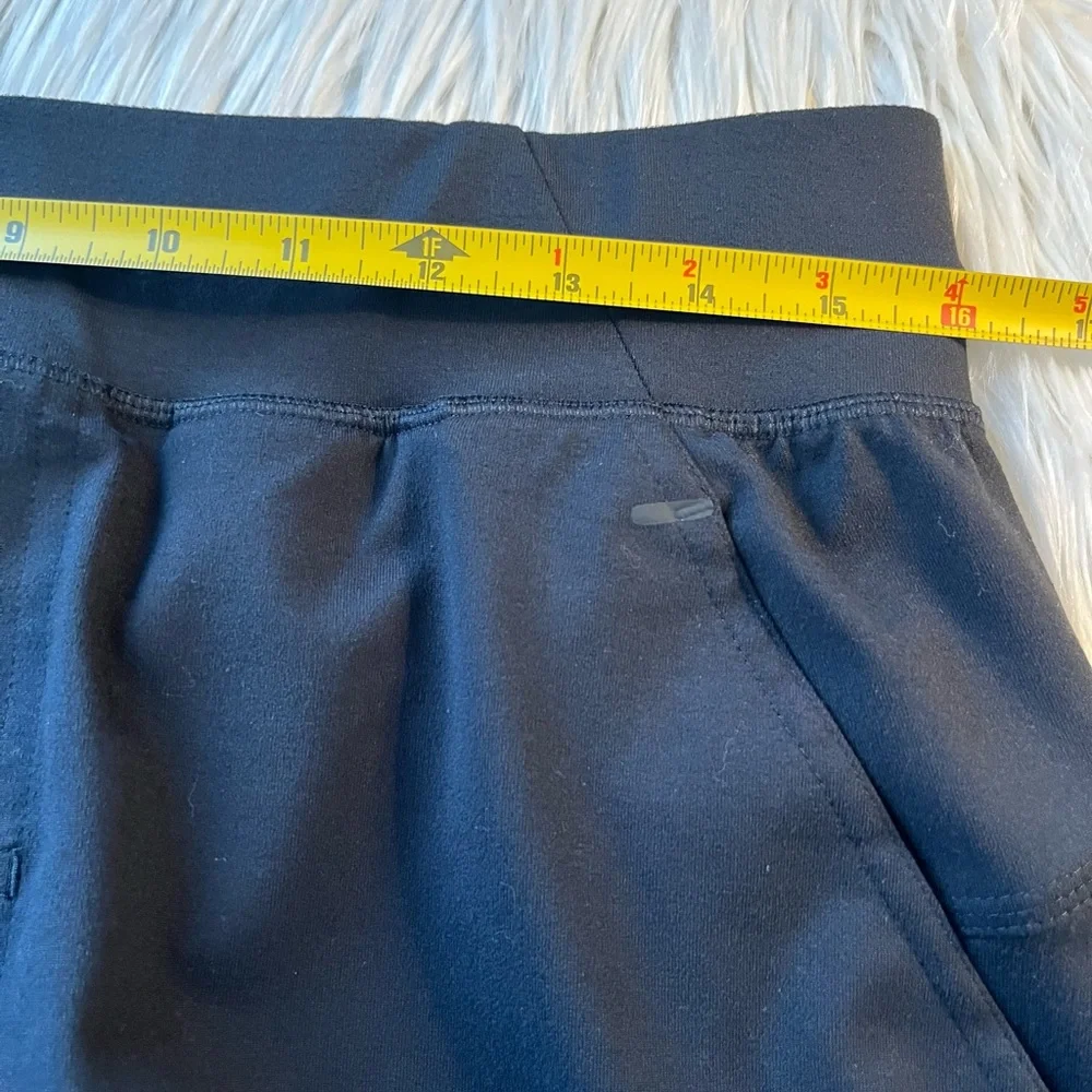 Under Armour loose fit athletic sweat pants. Size large